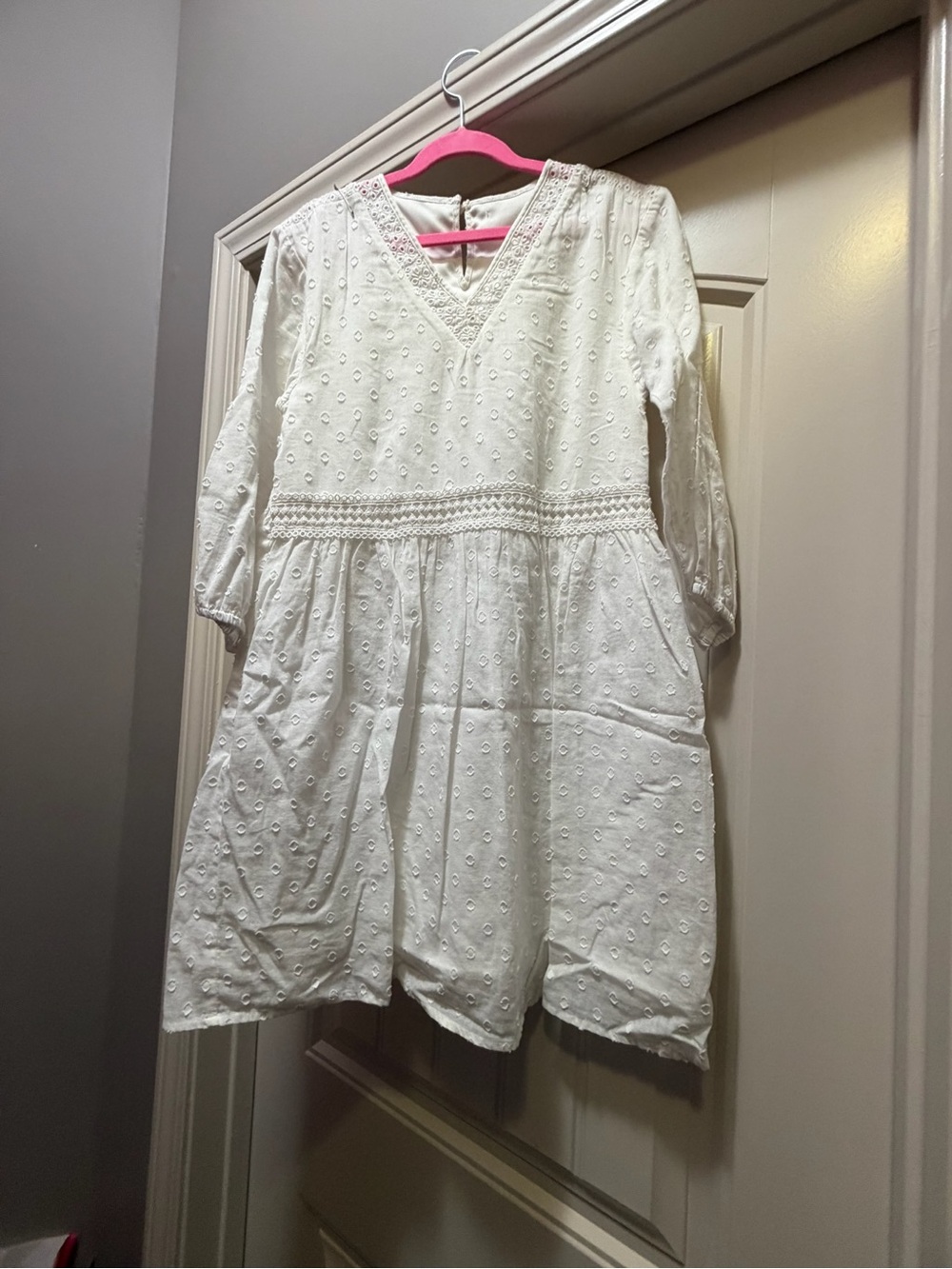 Girls' size 10 White Eyelet V-Neck Dress vGUC